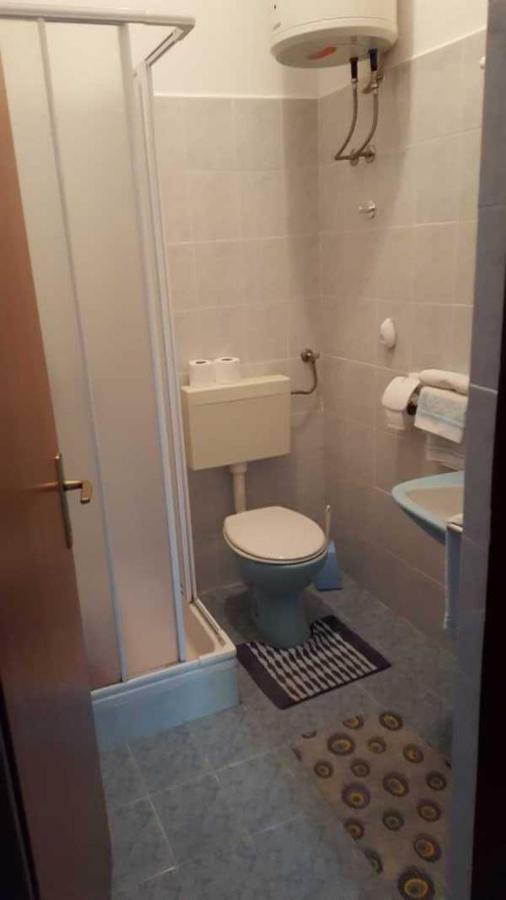 Apartments Josip วินเยราซ ภายนอก รูปภาพ